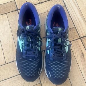 Brooks Women's Size 11 Running Shoes